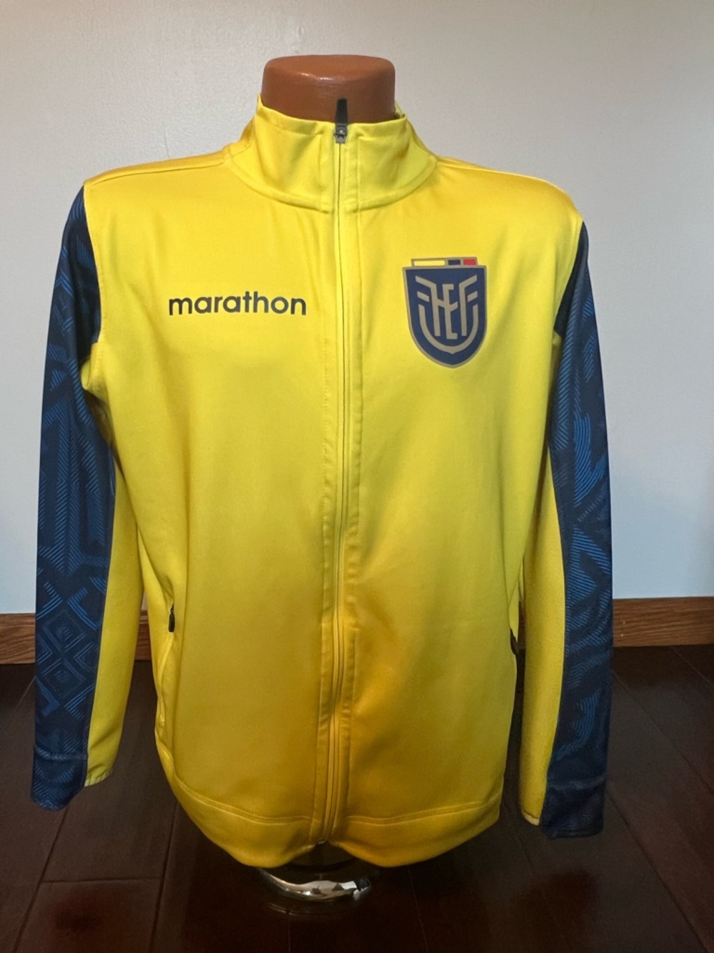 Marathon Authentic Ecuador National Team Soccer Yellow Jacket Men’s Medium